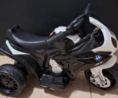 Moto eléctrica BMW a pedal 1-3 años
