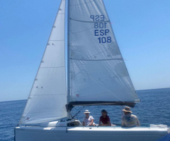 Vendo velero seminuevo ( con remolque) RS Aíra 22