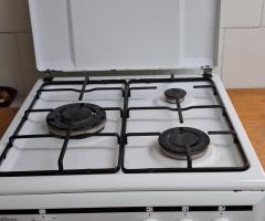 vendo, nevera, lavadora y cocina de gas.