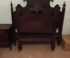 3 Camas Antiguas de Madera: 1 MATRIMONIO 2 INDIVID