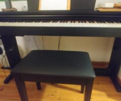 Piano electrónico