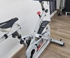 Bicicleta de ciclo indoor BH Fitness SB3 Magnetic