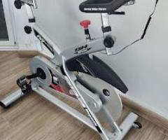 Bicicleta de ciclo indoor BH Fitness SB3 Magnetic
