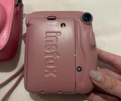 Cámara Fujifilm Instax Mini 11 Rosa + funda