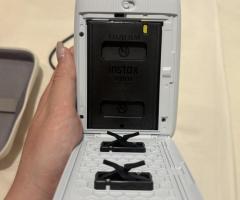 Impresora Polaroid Fujifilm Instax Blanca + funda