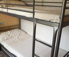 LITERA TRES CAMAS Y COLCHONES VISCO CASI NUEVA