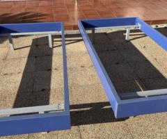 Cama color azul sin somier (se pueden vender por separado)