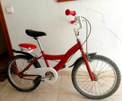 Bicicleta roja para niñ@s como nueva!
