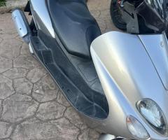 Moto Yamaha Majesty 125